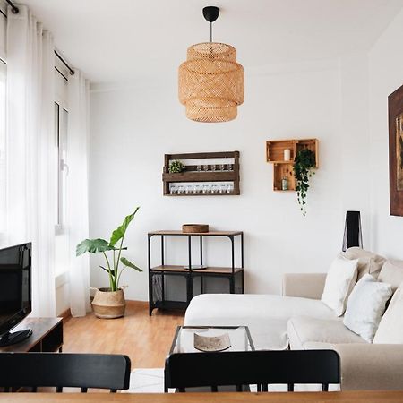 Sunny And Modern Apartment Ideal For Groups Barcelona Bagian luar foto
