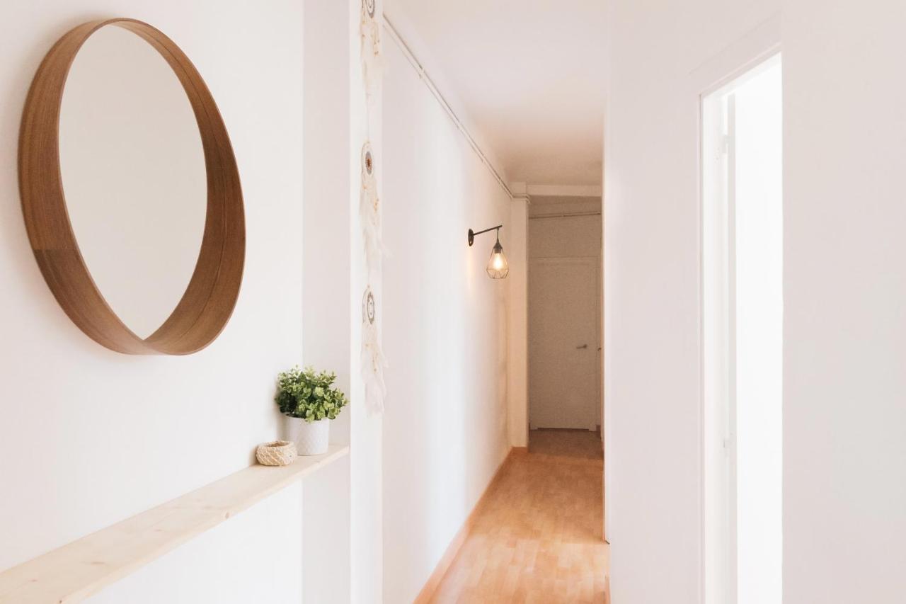 Sunny And Modern Apartment Ideal For Groups Barcelona Bagian luar foto