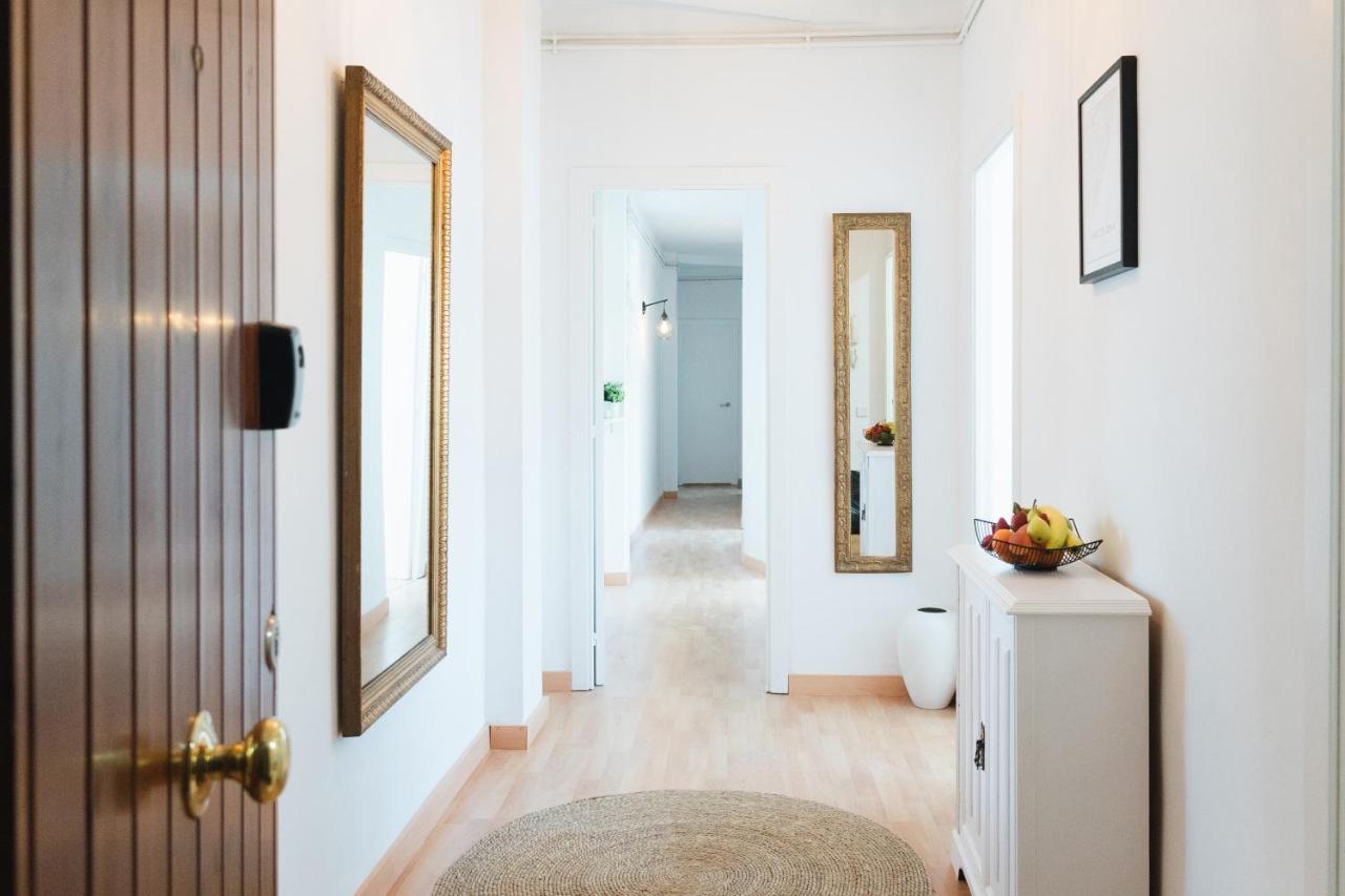 Sunny And Modern Apartment Ideal For Groups Barcelona Bagian luar foto
