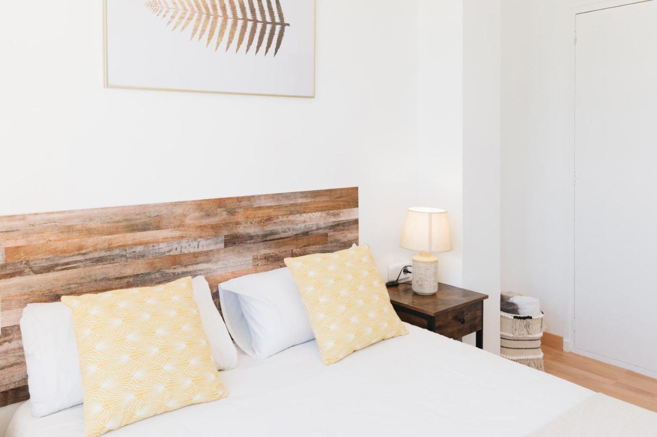 Sunny And Modern Apartment Ideal For Groups Barcelona Bagian luar foto
