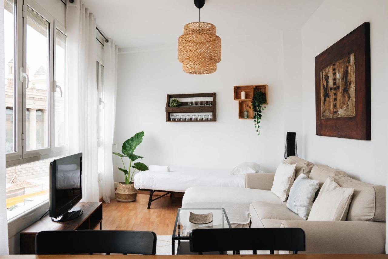 Sunny And Modern Apartment Ideal For Groups Barcelona Bagian luar foto