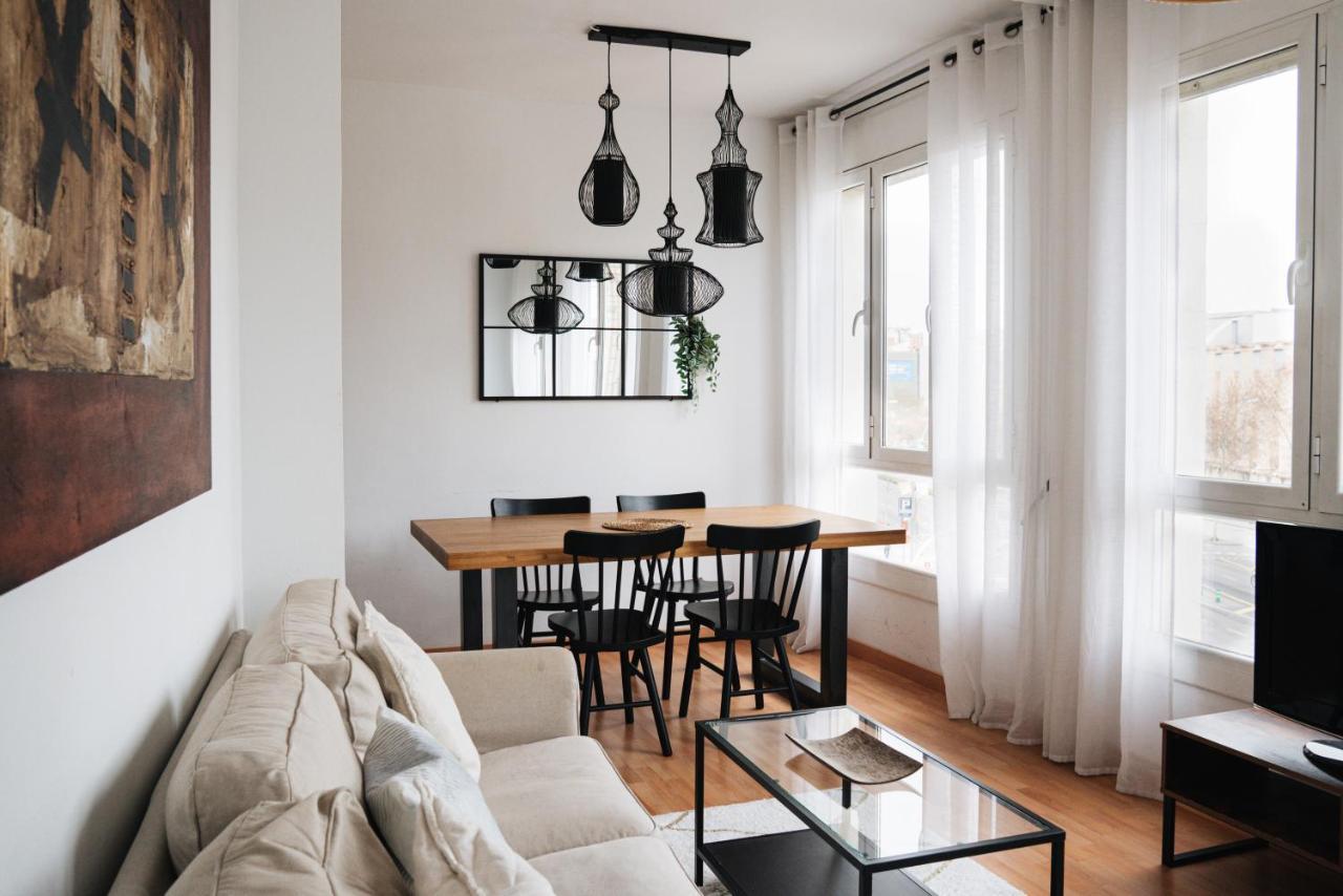 Sunny And Modern Apartment Ideal For Groups Barcelona Bagian luar foto